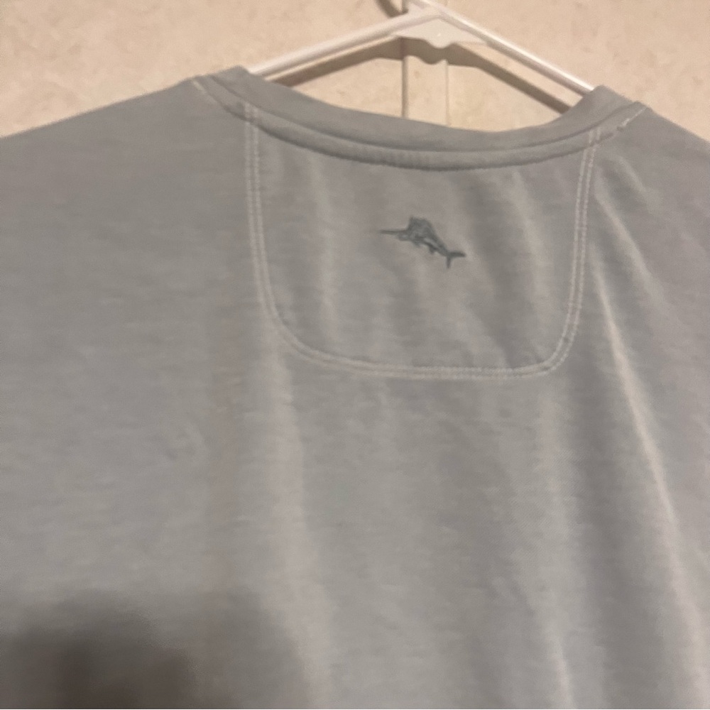 Tommy Bahama‎ Men's Short-Sleeve Crewneck Tee in Pale Blue - Picture 4 of 6